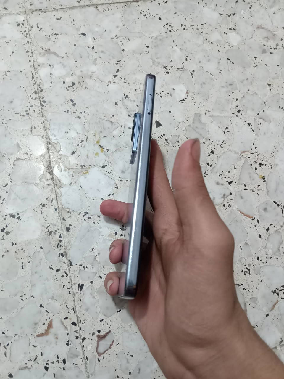 السلا م عليكم عندي جهاز نفنكس زيرو برو جهاز غني عن التعريف جهاز قوي يخبل حلو بكلشي بس بي فطر جهاز حلو ذا كره 256قوي كلشي او السماعه الجوه متحركه العنوان بغداد رقمي ***********سعر 125بي مجال

