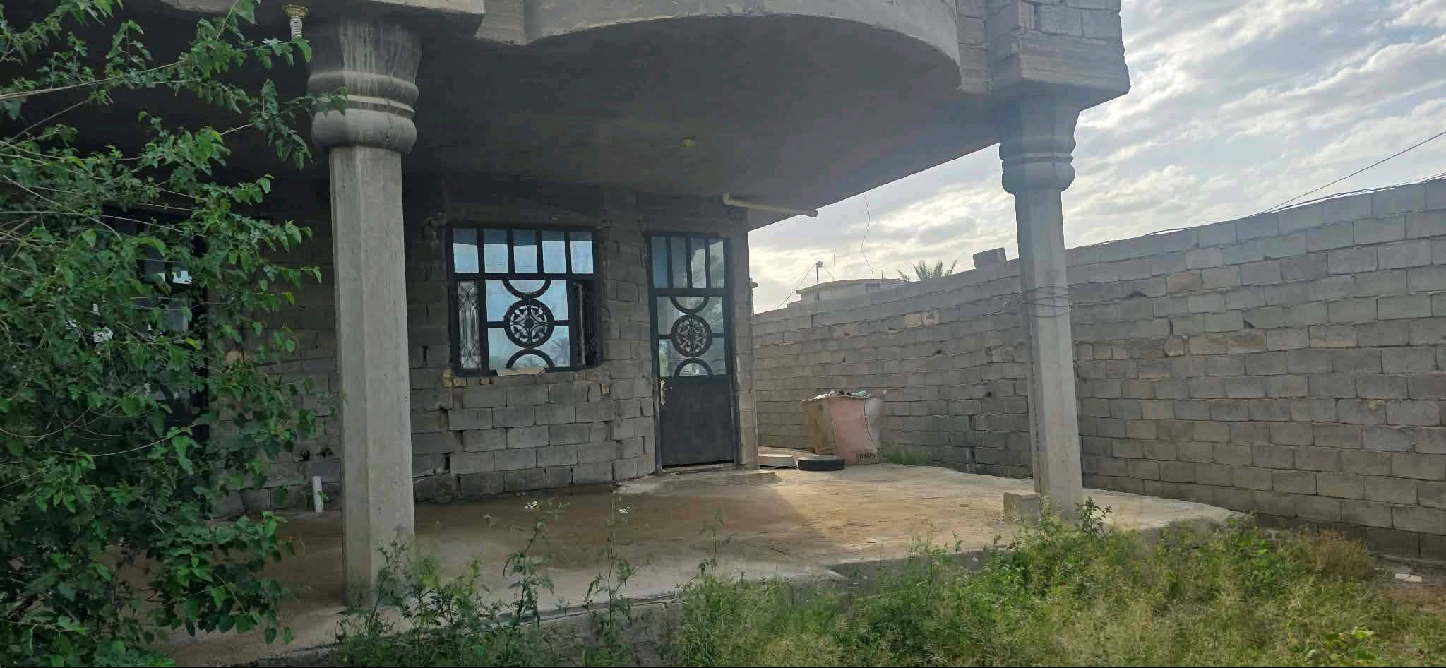 سلام عليكم دار للبيع غرفتين ومضيف ومطبخ بيت نضيف مستخدم غليل
 مساحته 560 م عنوان صلاح الدين الدجيل 
