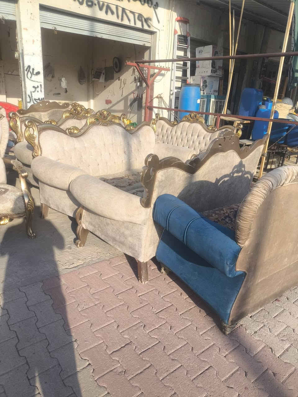 خدمات ابو سجاد للغسل جميع المفروشات المنزليه سعر المتر 1500وتوصيل مجانا وغسل الطقم القنفات غسل درجه اولئ الموقع حي العسكري من قرب من ابو ناظم الكبيسي شارع جيش الشعبي 
ارقام الاتصال ***********
***********
واتساب واتصال***********
