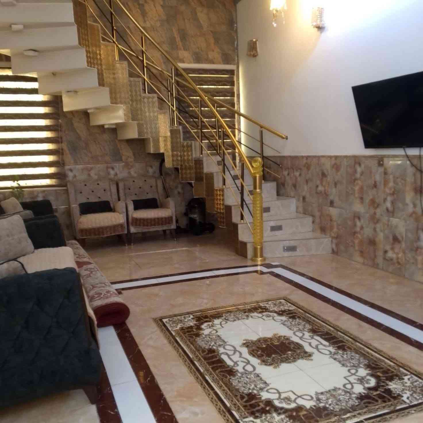 السلام عليكم دار للبيع مساحته 200 بلدوره السعر على الخاص للستفسار الاتصال. على هذا الرقم ***********
