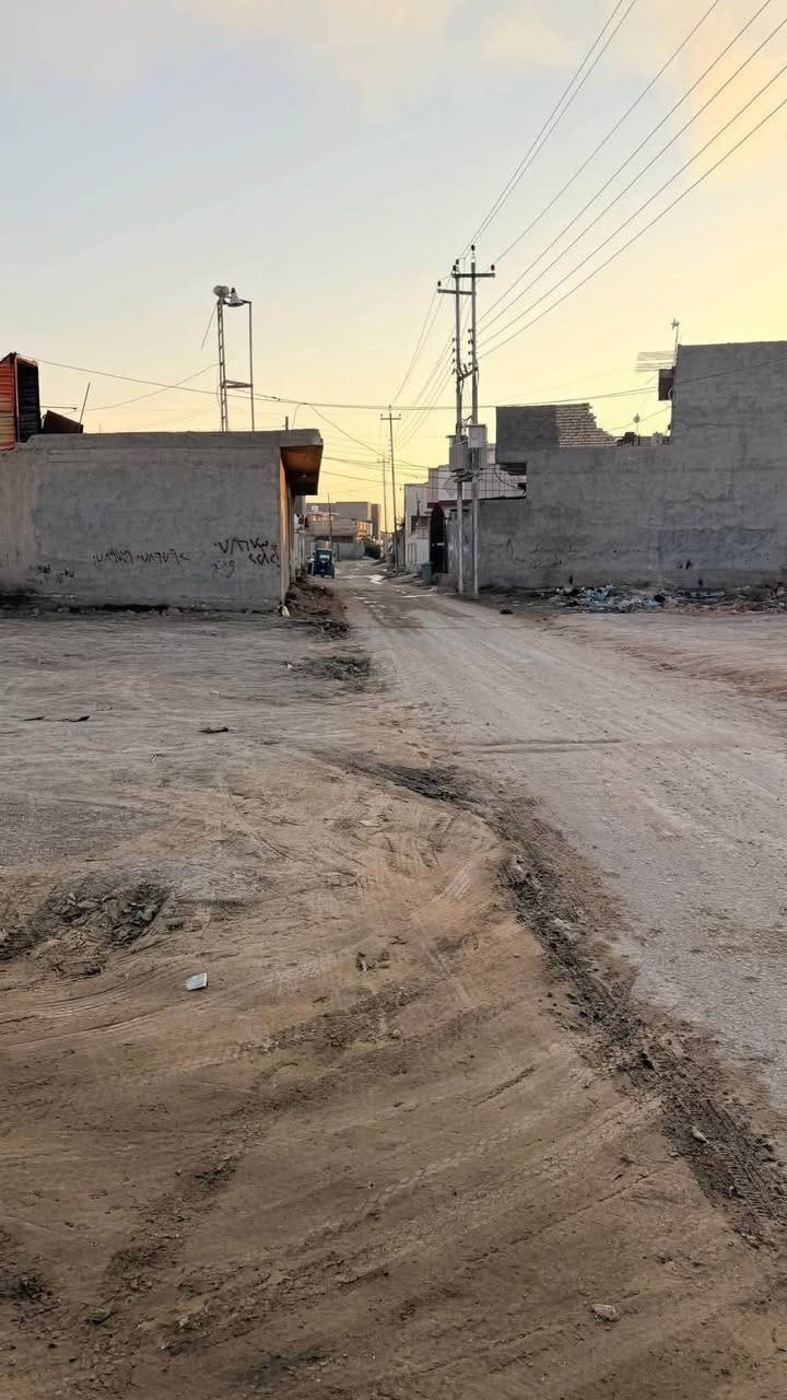 بسم الله الرحمن الرحيم 
يعلن مكتب الفرسان عن توفير ارض 
(طابو زراعي للبيع ) خلف فاضل الغانمي 
مقابيل الجامع 
📌المساحه ٣٠٠ متر 
الوجه ١٥ والنزال ٢٠
خدمات كامله 
🔸تبليط / ماء / كهرباء 
السعر40 مليون قابل للتفاوض 
للاستفسار اكثر زيارة مكتب الفرسان او الاتصال 
*********** :مرتضى
