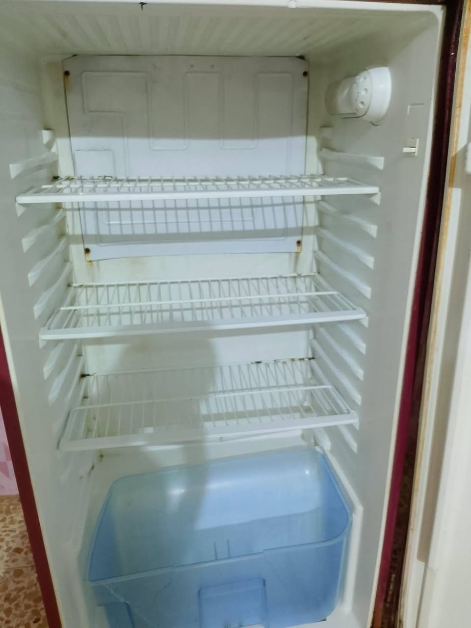السلام عليكم ثلاجه ديكو حجم كبير سعر 150وبيها مجال للبيع الاستفسار واتساب ***********
