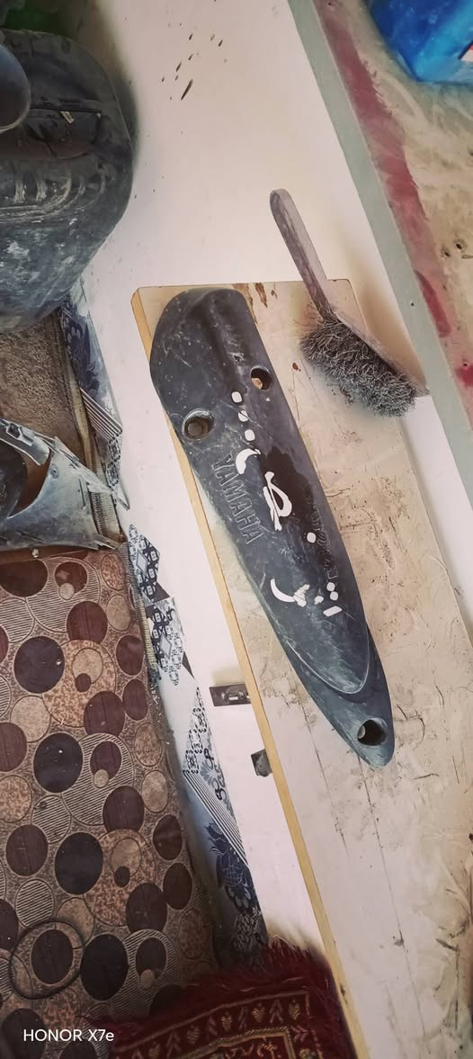 كلمن وسعره 
خاص رد بس

نص مكتوب في الصور:
- HONOR X7e