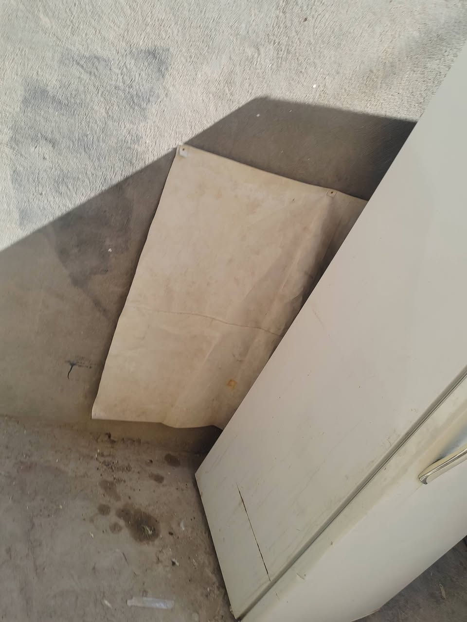 ثلاجه كشر جديده اجت الوطني عليها وحركت الماطور قيم واخذ بل يرضى الله مستعجل على بيعتها عوزها ماطور ب 40 الف أو ٥٠ ترجع لوك تجميدها جان فول رقمي ***********

