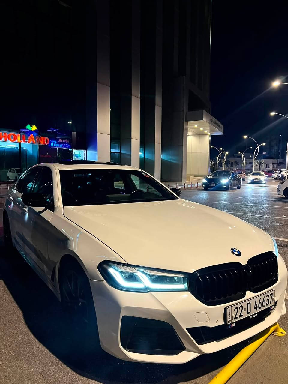 BMW2022 530i
X drive Mبلادي 
فول داتو شو 
سلايد ويلات M
ستيرن دوسات شاشه كله مختم M
شاشه كبيره اشاره باليد
لايتات متحركه 
صندوق كهرباء 
سماعت هارمن كاردون 
كشنات ٧٠٠ جلد 
ماشيه كلش قليل ٣٣ الف 
سياره بيه ٣ قطع صبغ قطعتين بلادي شركه تبديل 
شرط اي دواخل ماكو شاصي لغد كله مكفول بدون داخل
مكان سياره اربيل للاتصال *********** سعر ٢٨٠
