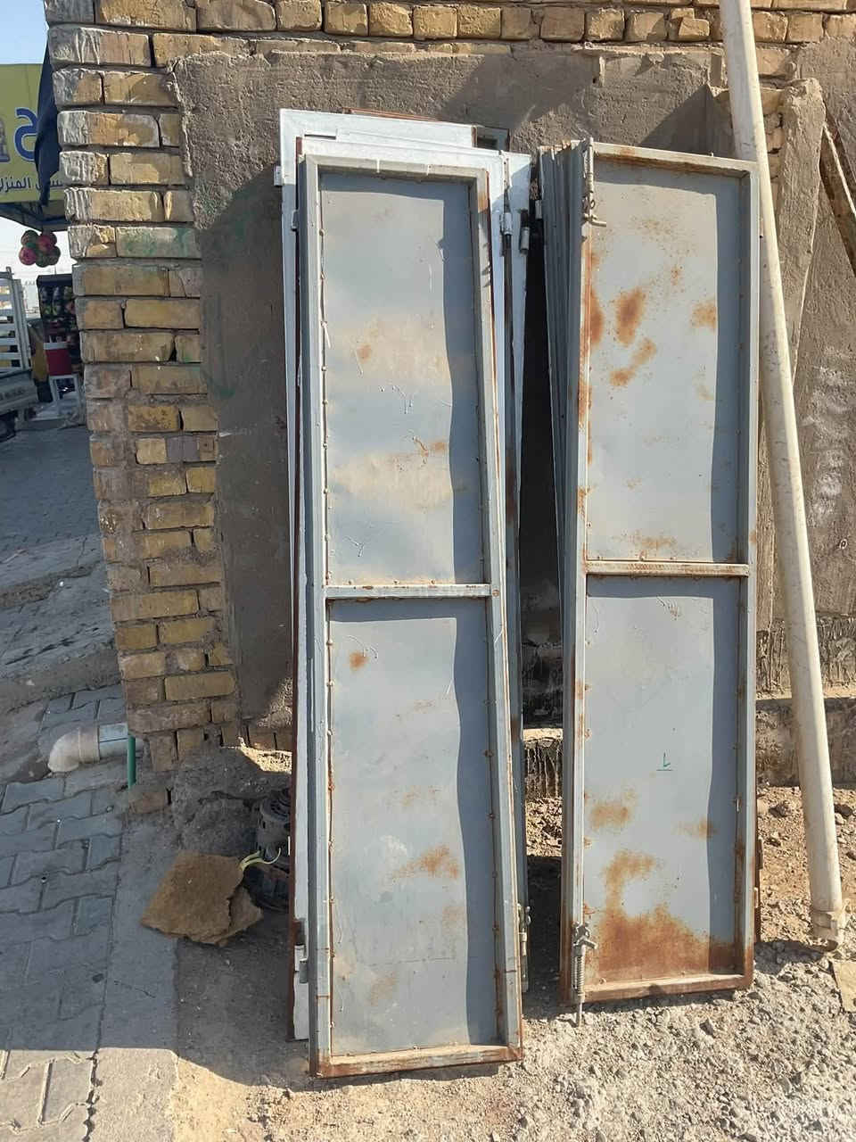 جام خانة الالمنيوم
الارتفاع = مترين وستين (2.60cm)

العرض = ثلاثه سم(3cm)

بيبان كبنكات دفتري  

الارتفاع = مترتين وستين (2.60cm)

العرض = ثلاث سم(3cm)

مع قفص مكيف 

موجودات زين القوس شارع المواكب قرب ماركت فلاح 

الاتصال ع(***********)

غير متواجد ع الفيس
