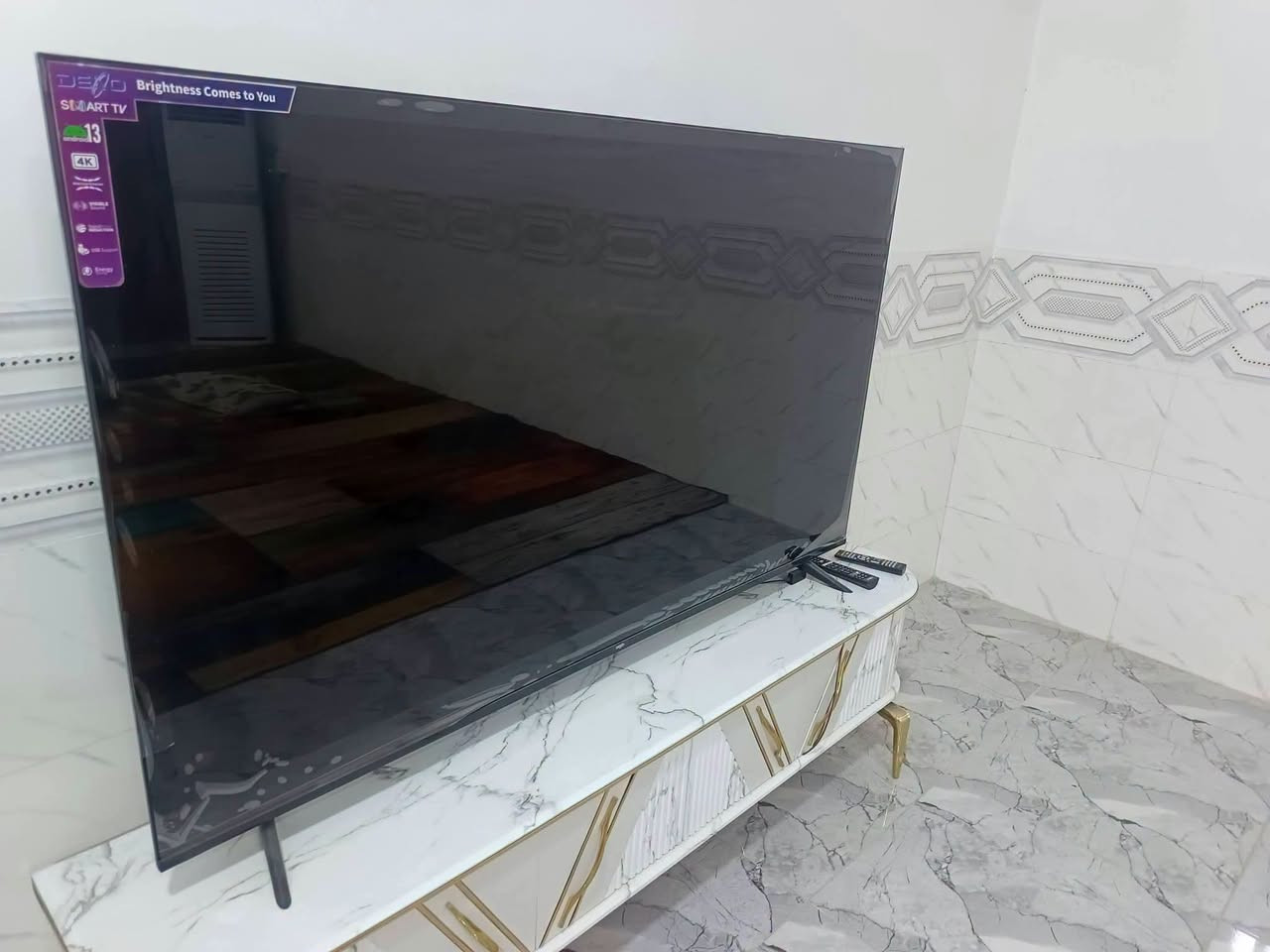 شاشة ديكو • ٧٠ بوصة • جديدة