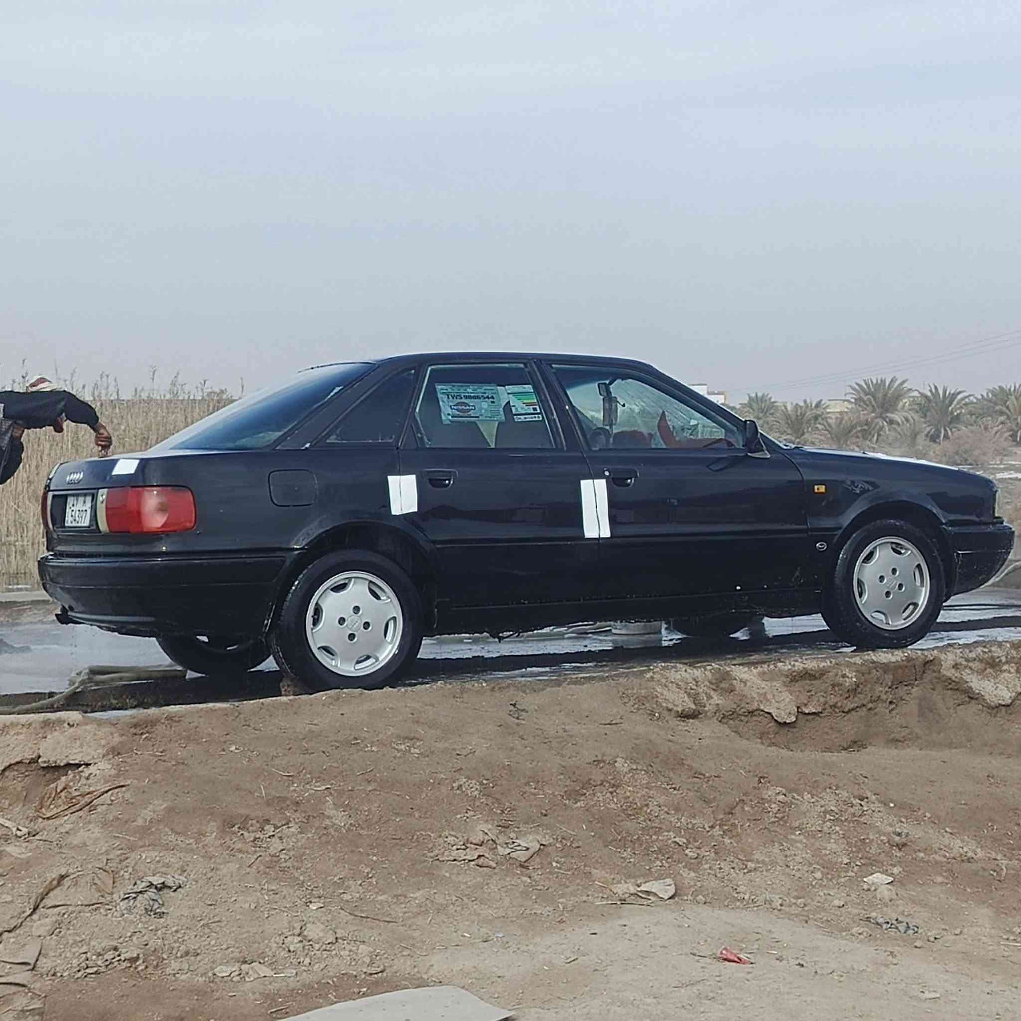اودي 1992 رقم كربلاء  سنويه لل 2028محرك وكير شرط كهربايات حداديه 90بلميه كلها شغاله رقم الماني بسمي السعر 38وبيها مجال  اتصل ***********
