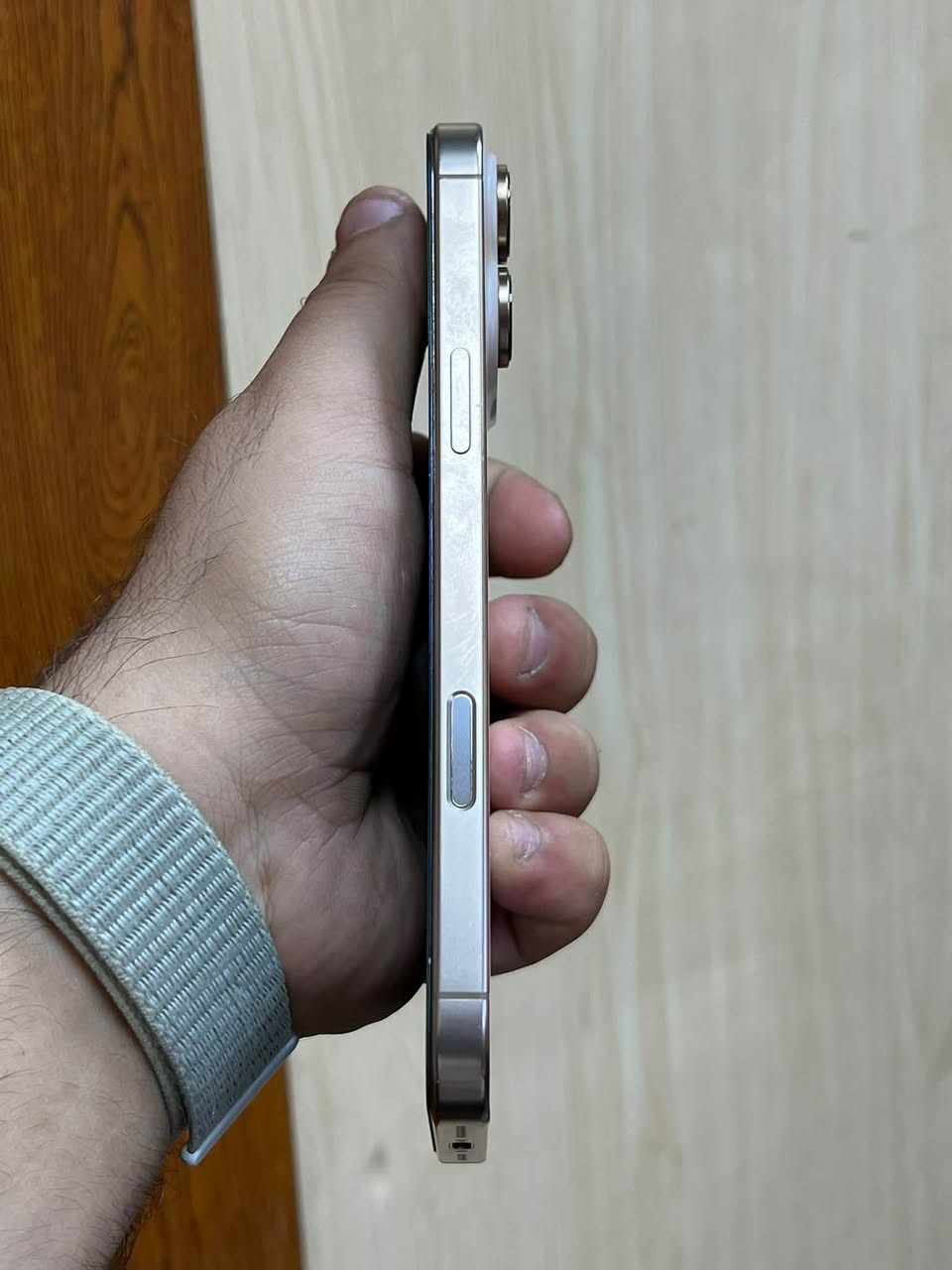 iPhone 16 Pro Max
" ايفون 📲16 برو ماكس 

" اللون المميز 

" بطاريه 🔋91 

" ذاكره : واحد تيرا يعني 1024  

جهاز ( تك سيم  ماستر عربي شرق اوسط)

"شخط واحد ما بي اخو الجديد

"مكفول كفاله عامه من فتح وتصليح

السعر / خاص او اتصال 

العنوان / موصل حي السكر

للتواصل / *********** واتساب او اتصال عل رقم

 واذا ماعجبك الجهاز تاخذ الاحسن منه يارب
