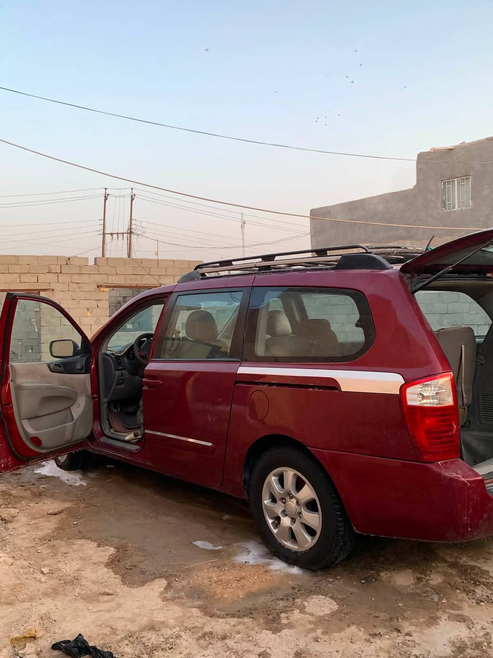 سلام عليكم كرنفال موديل 2006خليجي فول نضافه كفاله عامه تخم تاير تبريد ثلج ❄️ سياره نضيفه متعوب عليهه سعر ١٢٠وبيهه مجال رقم صاحب سياره *********** عنون سماوه قضاء السوير
