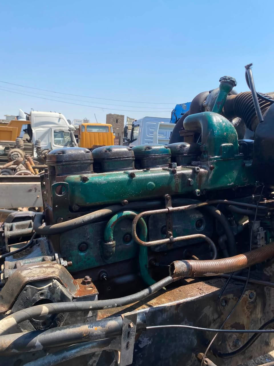 للبيع محرك فالفو N10 
سايس 10مجفت جديد محرك عل شرط 
بدون تبخير ولا تنقيص شرط الفحص 
عنواني جرف النداف الحي الصناعي 
***********
