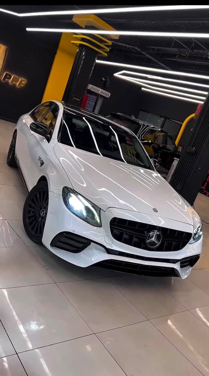 مارسيدس E200 w213 2016 Amg kit للمراوس ب BMW بشي اعلى وفرق
وارد الماني ضمان دولي سيارة
داخله كلير قطعتين بدون حادث 
وصار بيها صبغ قطعتين بدون دواخل بدون ايرباكات 
جاهزة بدون نواقص 

عنواني : بغداد 
تواصل : ***********
