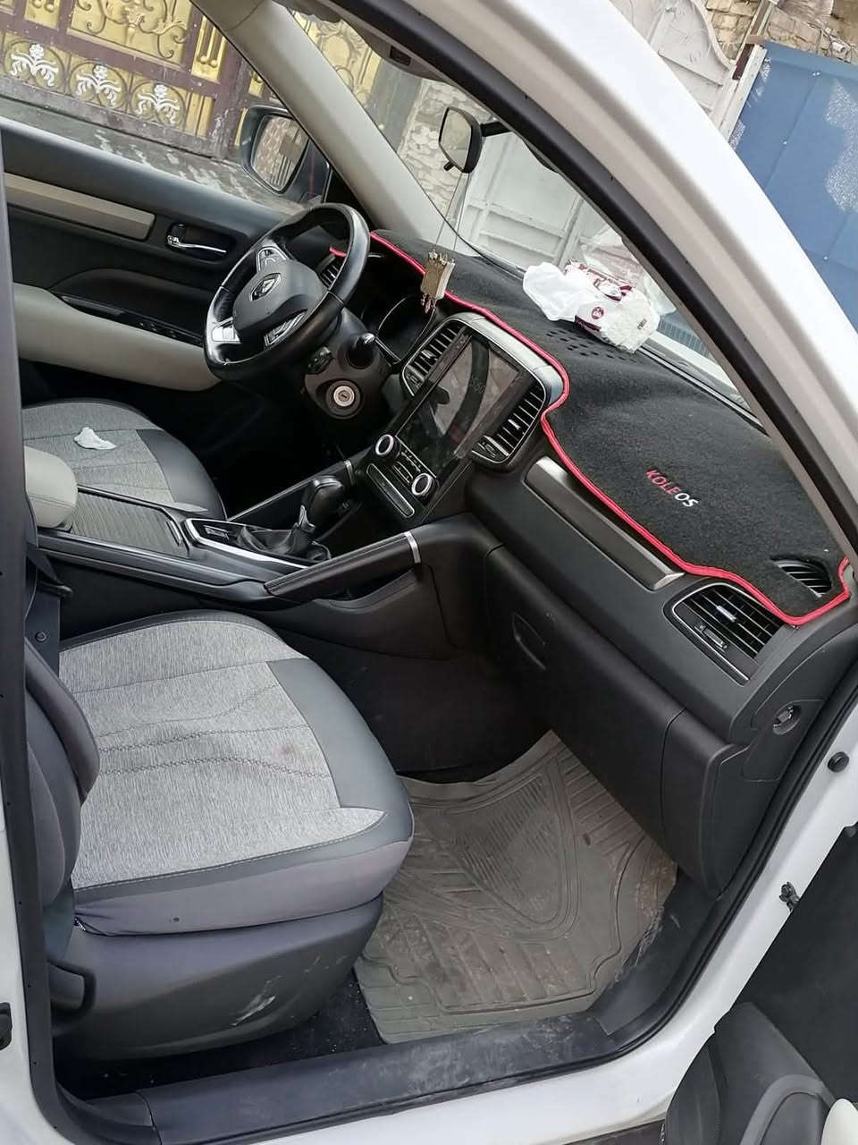 السلام عليكم رينو كوليوس موديل ٢٢نص فول سياره نضيفه سعرها ١٧٠وبيها مجال اي استفسار هاذ رقمي ***********
