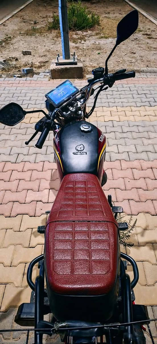 السلام عليكم
دراجه سونك 25 

محرك 200 cc جواكيج  

اللون المميز الماروني 

بيها شاشة تخربط وفطر ببيت الماصده 

كشرها نضافة فول دراجه مال جنيه تجي تشوف بعينك وتحكم 
نشاط ونعومة ومعدل خير من الله 

موصلة 875 عندك زود حياك الله 
جماعة الـ850 وجوه والمو شراي بس يعامل اعبرو المنشور
مكاني راوه 
*********** واتساب فقط
