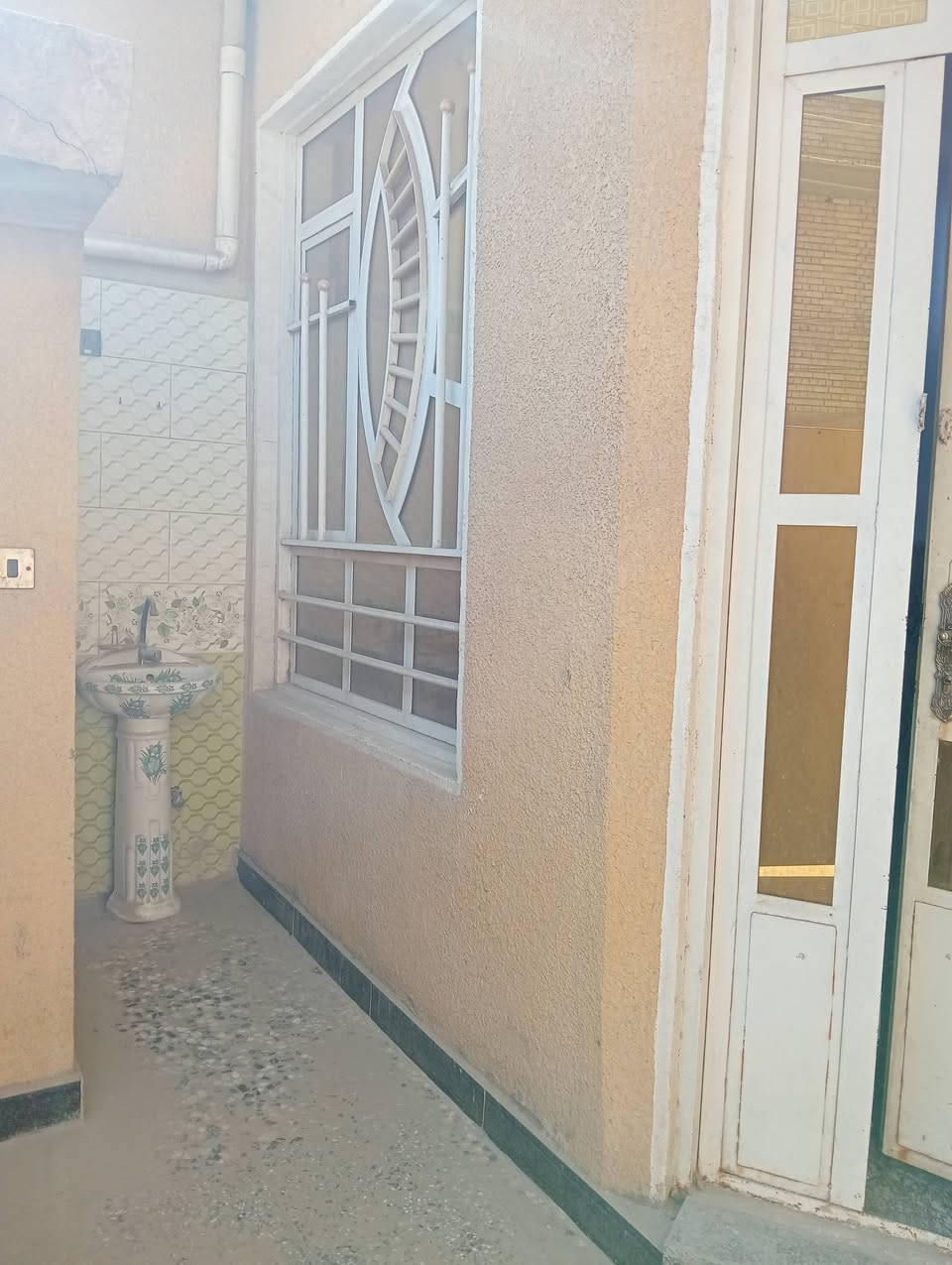 السلام عليكم
الدار للبيع مساحه 100 متر ( 5×20 )
قرب جامعة الكيلاني(شارع عبيد)
للأستفسار :***********
