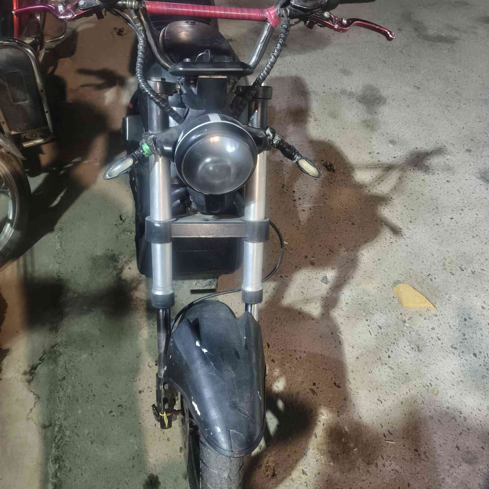 سلام عليكم باسكل شحن5 بطاريات عل فحص كهربائياته شغاله السعر 250وبي مجال المكان التيميم ارقم ***********

