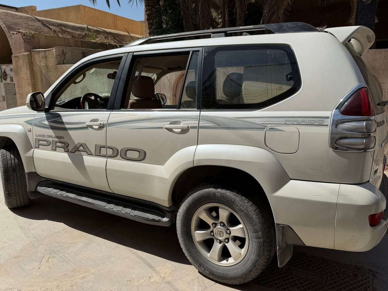 برادو GX للبيع 
ماشية 139 
مكفولة من الصبغ فقط الدعامية 
وكير ومكينة مكفولات 
7 راكب 
4 سلندر 
السعر 170$ وبيها مجال 
مكان السيارة الصويرة 

للتواصل *********** الصويرة, واسط
