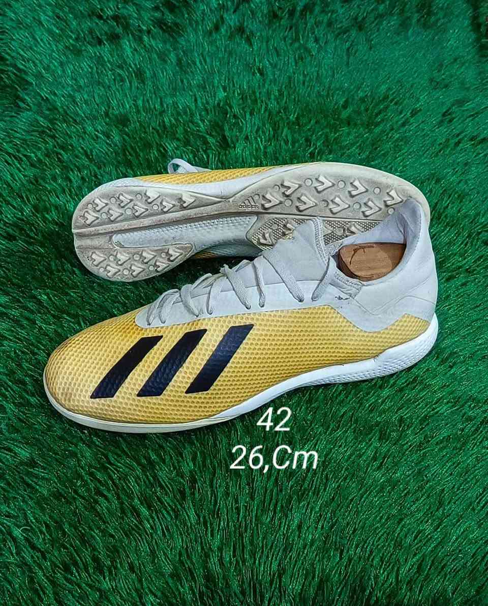 احذيه كرة ⚽ قدم محبب فقط باله  💯

اصلي درجة اولى 👍🏿 مستخدم 

قياسات مختلفه  الأسعار بلخاص 
يوجد توصيل كل  المحافظات 🚛 

ملاحظة.. لاسعار ثابته  بدون احراج

نص مكتوب في الصور:
- 40
- 25,Cm
- 40,5 25,5,Cm
- 41
- 26,5,Cm
- 38
- 24,Cm
- 42
- 26,Cm
- 42 26,5,Cm
- 41 26,Cm