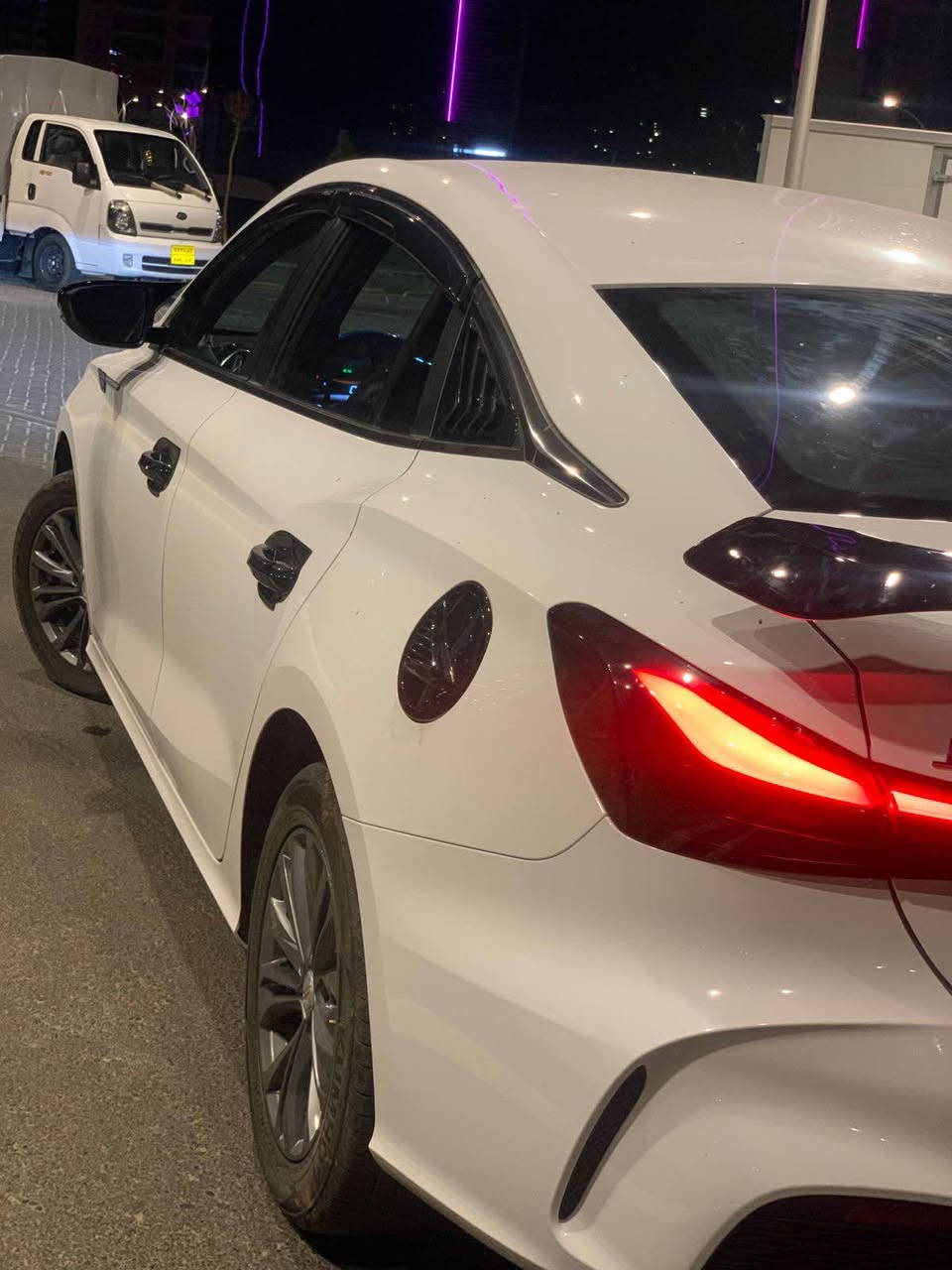 MG GT 2025 
بۆ فرۆشتن نیو مواسەفات سەیارەکە نمونەیە لە جوانی شاشەی بەرمەجە کراوە  سەیارەکە ٤٠ هەزار رۆشتیە  دەعامی لای سەکن ٢ پەنجە ( پی دی ئاڕ ) لەگەل ئەو دەرگایەی سەنەوی و هەموو شتێکی تازەیە بەناو کردنیش بە شەرتە 

113 کەمەک مەجالی برایانە 💙

*********** أربيل, العراق
