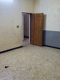 بيت ركن • مجمع السياسيين • ٢٠٠م