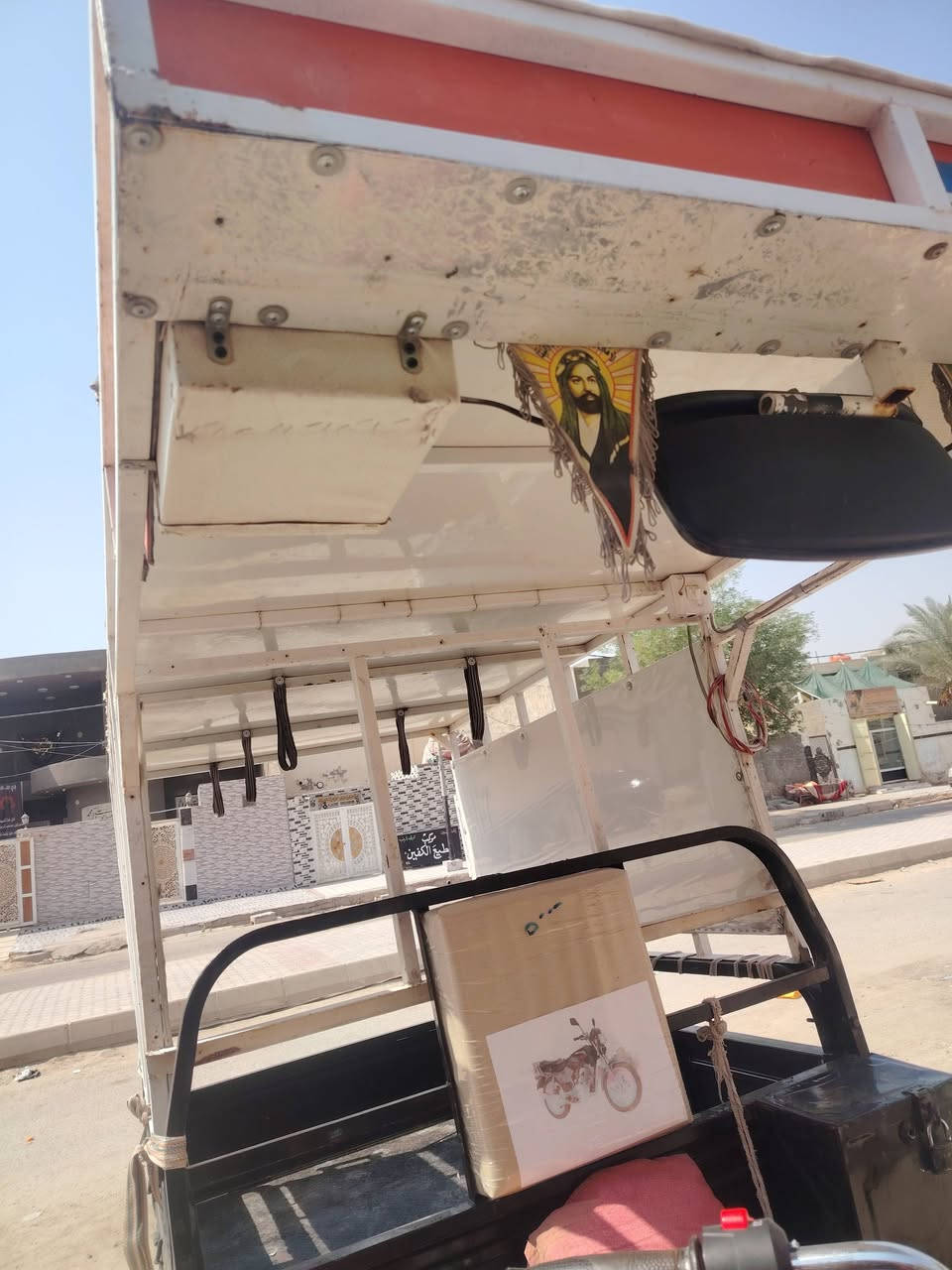 محجر للبيع جديد ونظيف كلش ويا مصطبات السعر خاص رقم الموبايل ***********
