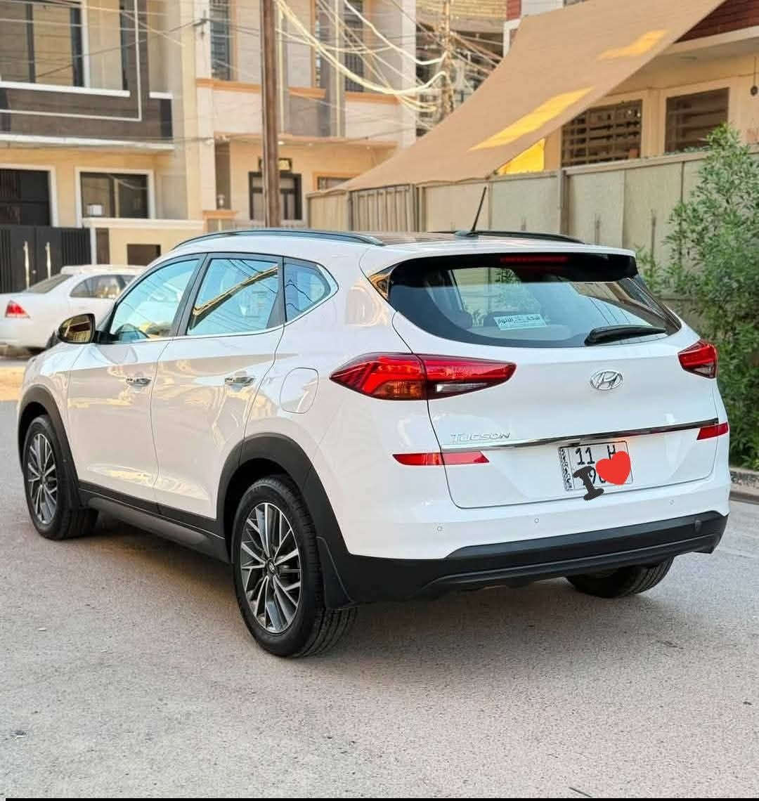 هيونداي توسان موديل 2019 للبيع
خليجي – شركة الكاصد  
باسمي تحويل مباشر – هزة ورقم جديد  
فول مواصفات + كفالة عامة  

المواصفات:  
فتحة بانوراما  
بصمة تشغيل + بصمة أبواب  
3 أنظمة قيادة  
كرسيين كهرباء  
شاشة أبل كار بلاي (بلادية الكاصد)  
أريل نفكيشن  
مصابيح LED أمامي وخلفي  
كشافات زينون + لايت 5 عدسات  
حاجب نهاري  
حساس أمامي + خلفي  
كاميرا خلفية دوارة  
مراية شفط مع القفل  
سايد بريك بالرجل  
نظام ترحيب  
مخرج Aux + USB  
مثبت سرعة  
أشاير بالمراية  
قطعتين تبريد  
محرك 2000 دوش مكفول  
ABS + فول تحكم ستيرن  
 للتواصل ***********
