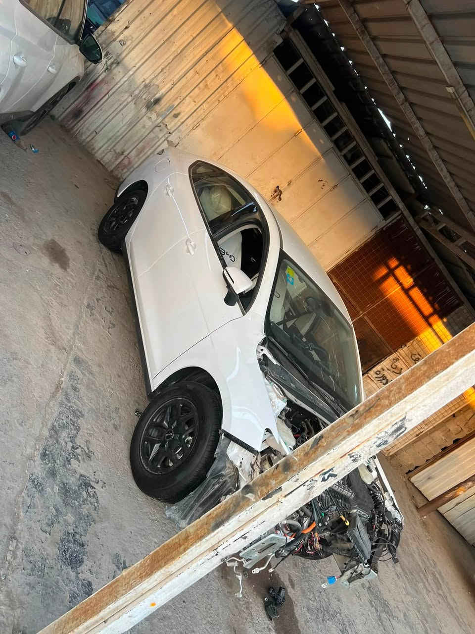 السلام عليكم
بي وايدي سيل فايف
على حادثه ابيع
يرادله برمجه تشتغل لان طاك ايرباك
ماصده موجوده تك
مكينه وكير سليمات
ماشيه ٢٠٠٠ 
السعر ٧٥ وبيها مجال
المكان بغداد 
***********

