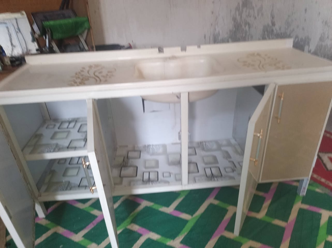 سنك متر وخمسه وثمانين مستعمل قليل مرمر للتواصل ***********
