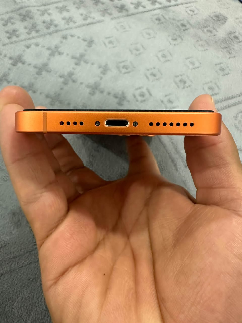 سلام عليكم للبيع او مراوس ب13عادي XSMAX محور 17PRO MAX شاصي  شاشته الاصليه كلشي شغال بي ذاكرته 256 مكاني بغداد رقمي ***********
