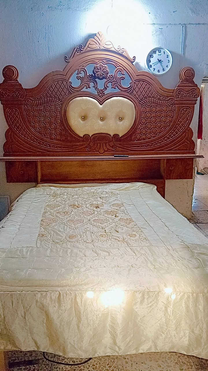 غرفة نوم للبيع ***********
