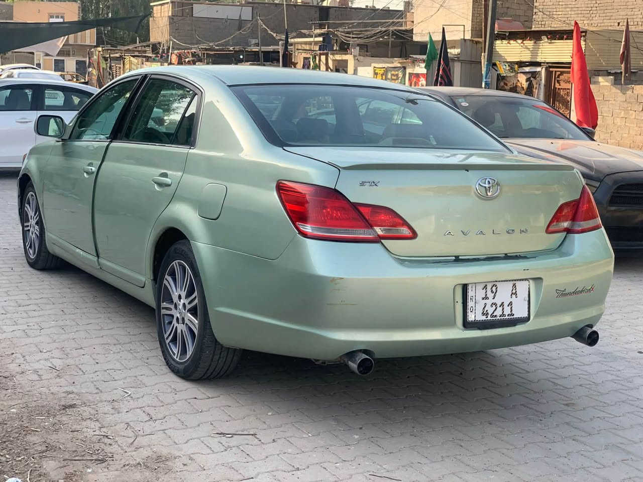 افلون 2005 السعر 70 بيها مجال جدا بسيط
كامله السياره مابيها نقص تبريد شغال ثلج
رقمها كربلاء مشروع وطني 
مكانها بغداد الجديده 
***********

