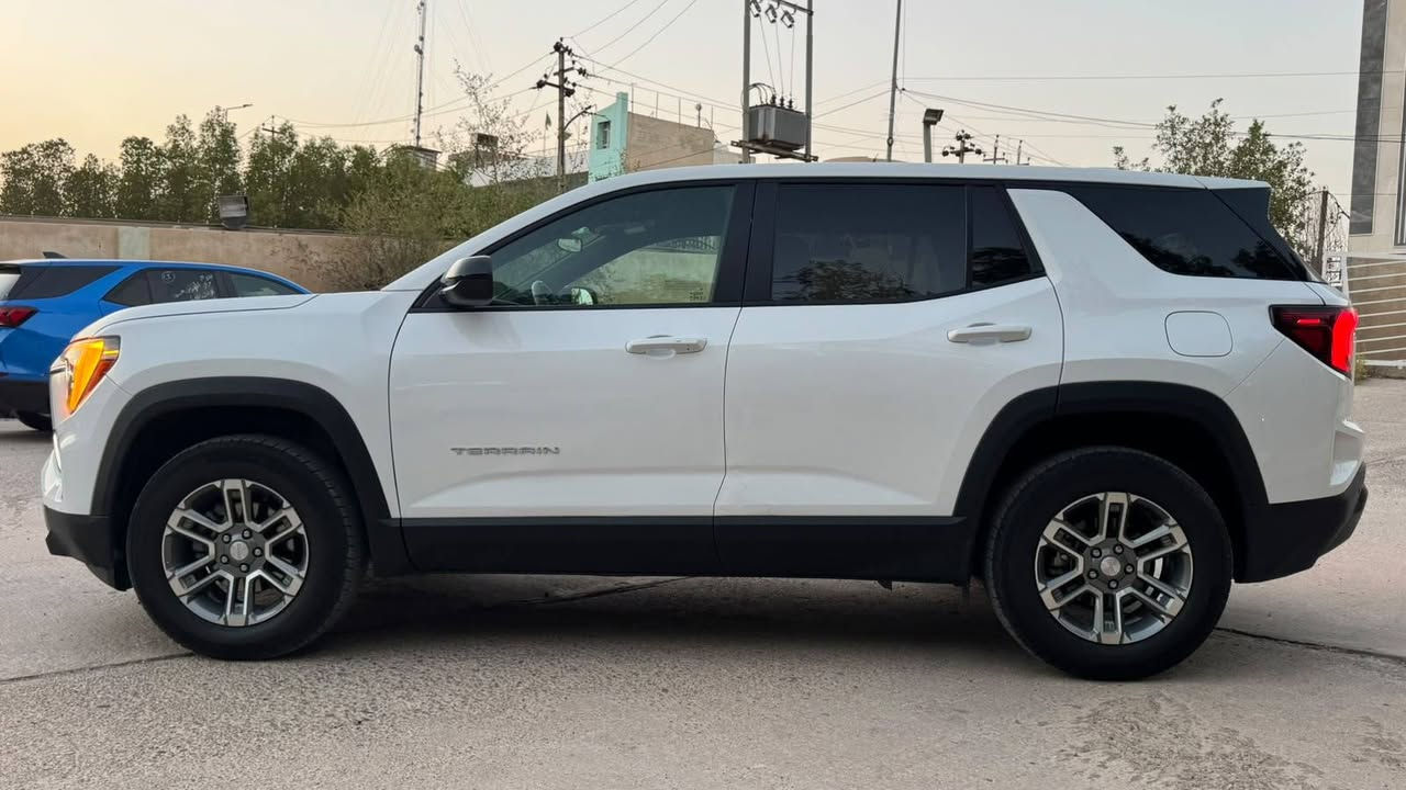 GMC Teerin 2025
جيمسي تيران إيلڤيشين2026

الشكل الجديد كليا  💎

داخل اسود

السياره جديده جدا

ماشي 5 ميل فقط

3قطع صبغ

مكان السياره واسط

 رقم واسط شهداء

للاستفسار  ***********
