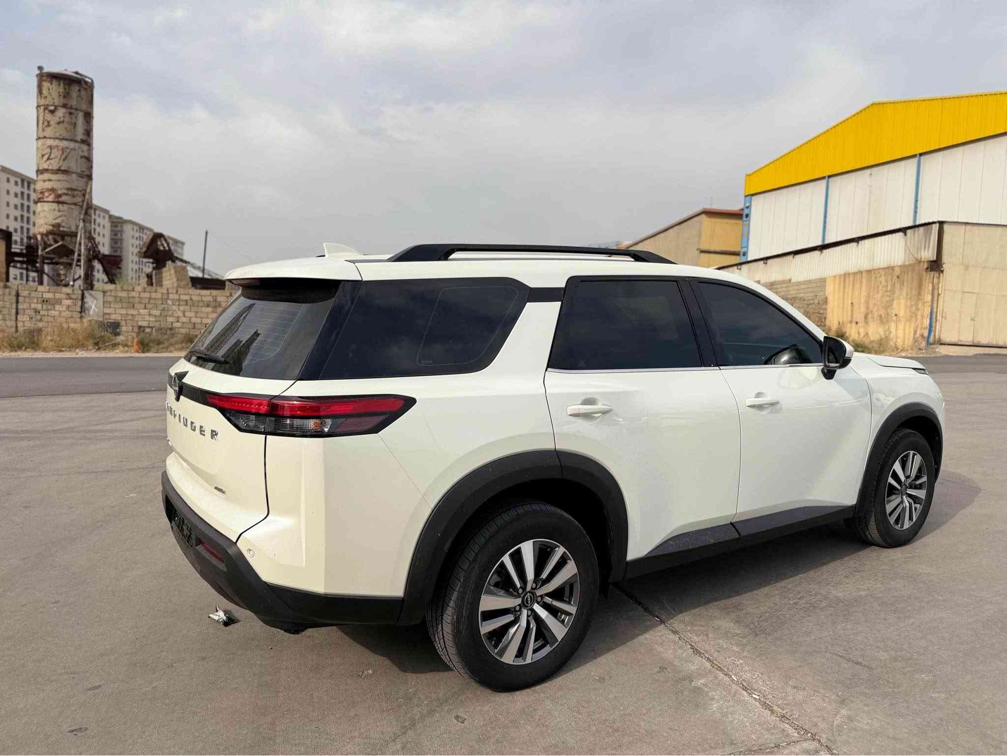بسم الله الرحمن الرحيم

🚙 نيسان پاسفایندر ٢٠٢٤ – خليجي

▫️ ناوەوە ڕەنگی بێجی
▫️ دبل ئەکسڵ
▫️ ٦ پستون – مەکینە مرخوب
▫️ گێڕ مرخوب، سڤێتی نییە
▫️ سێ ڕیز کۆشن
▫️ کۆشن هیتەر
▫️ رادار + کامێرا + ئۆتۆ ستۆپ
▫️ خليجي، داعمکراوی ئەمریکی نییە
▫️ تەنها دوو پارچە بۆیاخی خليجي
▫️ بێ ناوگرتن
▫️ ٢٤ هەزار ڕۆیشتووە

💰 نرخ: ٢٦٥ وەرەقە + مەجال
⏳ ژمارەی کاتی: ٣ مانگ لەگەڵە

📞 ***********
        *********** 

⸻

بسم الله الرحمن الرحيم

🚙 نيسان باثفندر 2024 – خليجي

▫️ الداخلية لون بيجي
▫️ دبل أكسل
▫️ 6 سلندر – مكينة مرخوب
▫️ گير مرخوب، مو CVT
▫️ 3 صفوف كراسي
▫️ كراسي هيتەر
▫️ رادار + كاميرا + أوتو ستوب
▫️ خليجي، مو داعم أمريكي
▫️ فقط قطعتين صبغ خليجي
▫️ ماشية 24 ألف

💰 السعر: ٢٤٩ ورقة + مجال
⏳ رقم مؤقت 3 أشهر

📞 ***********
       *********** السليمانية, العراق

نص مكتوب في الصور:
- 2024
- ***********
- 2024 *********** ***********
