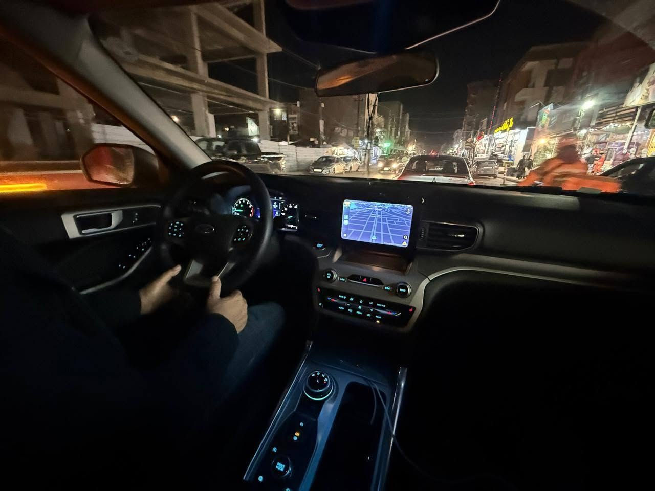 🚘 **بۆ فرۆشتن: فۆرد ئێکسپلۆرەر 2023 – پانۆراما XLT**

• **مۆدێل:** 2023
• **بانۆراما**
•  (مەکینە):** 4 تۆربۆ
•  دەبڵ ئەکسل  
•  (١٤هەزار) مایل رۆیشتوە
‏•سێ ریز کوشن
• شاشە
• کامێرای دواوە
• حەساسی پێشەوە و دواوە
•  بەسمە
‏•خەتی جادە
•  تحديد سرعە
•برێک بەسمە 
•ئۆتۆ هۆڵد 
• پێنج مۆدی لێخورین
• تەبريدی مەرکەزی
• کوشن کارەبایی
•سوکان وکوشن هیتر 
وچەن مواسەفاتێکی تر
پێش وپشتی کەپسە
رسمی حادیسەکەیم داناوە  
تەحویل وغەرامە بەشەرت

**ژمارەی شاسی:** 1fmsk8dh1pgb97002

📍 کەرکووک

📞 **بۆ پەیوەندی و زانیاری زیاتر:** *********** كركوك, العراق
