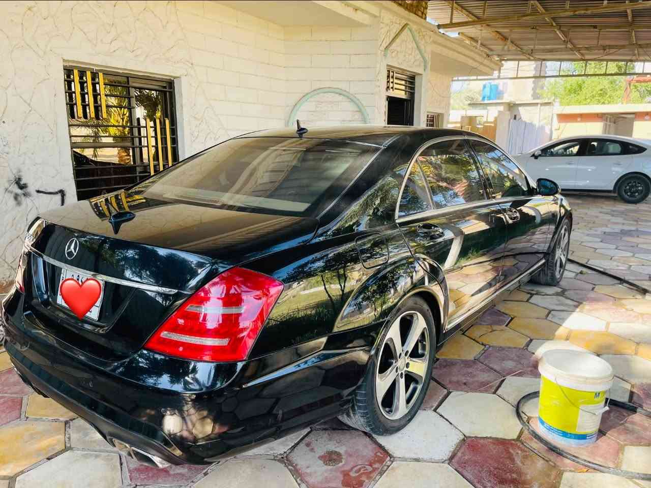 سلام عليكم مارسدس 2005        S550 بيه قطعتين صبغ فقط للبيع او مراوس حسب القناعه ***********
