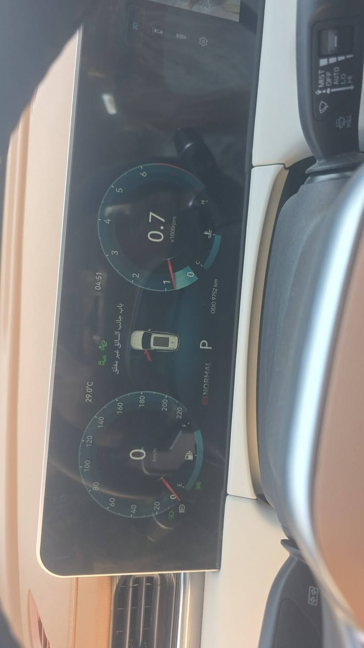 جيتور  x70 plus
السلام عليكم 

جيتور  x70 plus   2025فول مواصفات فئه  رقم اربيل دولي 

محرك 1600 تيربو المرغوب 

ماشيه10 الف وبعدها بالضمان  الصيانه مال وكالة

بانوراما

كشنات جلد + تدفئه تبريد + خزن + كهرباء

صندوق كهربائي

حساسات امامي خلفي

رادار جانبي

كَير 7 نمر

اضويه زنون متحرك

داخل ليد بالكامل

اضويه ترحيب

تحكمات ستيرن

ويل حجم 20

5 كامرات + كامره 360

7 راكب

3 وضعيات قيادة

اكروز سرعه

شفتات

بصمات 2

Auto hold

هاند بريك كهربائي

داخل مشمشي

مواصفات السلامة:

*كاميرات محيطية 540 درجة

* ﻿رادار تفاعلي

* ﻿نظام التحذير من التصادم الأمامي و الخلفي

* ﻿نظام تحذير مغادرة المسار

* ﻿نظام مراقبة النقطة العمياء

* ﻿نظام الكبح التلقائي في حالة الطوارئ

* ﻿حساسات اصطفاف أمامية وخلفية

* ﻿وسائد هوائية امامية وجانبية عدد 6

* ﻿نظام الفرامل اليديوية الأوتوماتيكي Autohold

* ﻿نظام المكابح المانعة للانغلاق

* ﻿نظام التحكم بالثبات

* ﻿نظام التحكم نزول على المنحدرات

* ﻿نظام مساعد صعود المرتفعات

المواصفات الداخلية والخارجية:

* ﻿شاشة عدادات رقمية قياس 10.25 انش

* ﻿شاشة عرض ترفيهية قياس 12.35 إنش

* ﻿نظام صوتي من ٨ سماعات عالية الجودة

* ﻿فتحة سقف - بانوراما

* ﻿مقصورة الركاب من الجلد الفاخر بلونين

* ﻿مقعد السائق والراكب تدفئة وتبريد

* ﻿مقعد السائق والراكب كهربائي

* ﻿مقعد السائق مزود بذاكرة لحفظ 3 وضعيات الجلوس

* ﻿عدد صفوف المقاعد 7) 3 ركاب)

* ﻿اضاءة محيطية داخل السيارة (7 ألوان)

* ﻿عتبات الأبواب الأمامية مضيئة� - 

* ﻿الأضواء الأمامية والخلفية أوتوماتيكية ليد (LED)

* ﻿نظام التحكم الذكي بالإنارة العالية

* ﻿مرايا خارجية قابلة للطي كهربائيه

* ﻿مساحات امامية مع حساسات للمطر

* ﻿ويل الالمنيوم قياس 20 آنش

* ﻿باب الصندوق الخلفي كهربائي

* ﻿شاحن هاتف لاسلكي

* ﻿نظام تنقية الهواء PM2.5 مع فلتر N95

* ﻿مكيف مع شاشة تحكم منفصلة للصف الثاني

* ﻿مسند الذراع الوسطي مع ثلاجة

* ﻿نظام الدخول الذكي (بصمة)

* ﻿قفل وفتح النوافذ والسقف باستخدام البصمة

* ﻿وضعيات قيادة متعددة

السعر 187 $

مكان السياره حمدانيه

رقم التلفلون ***********
