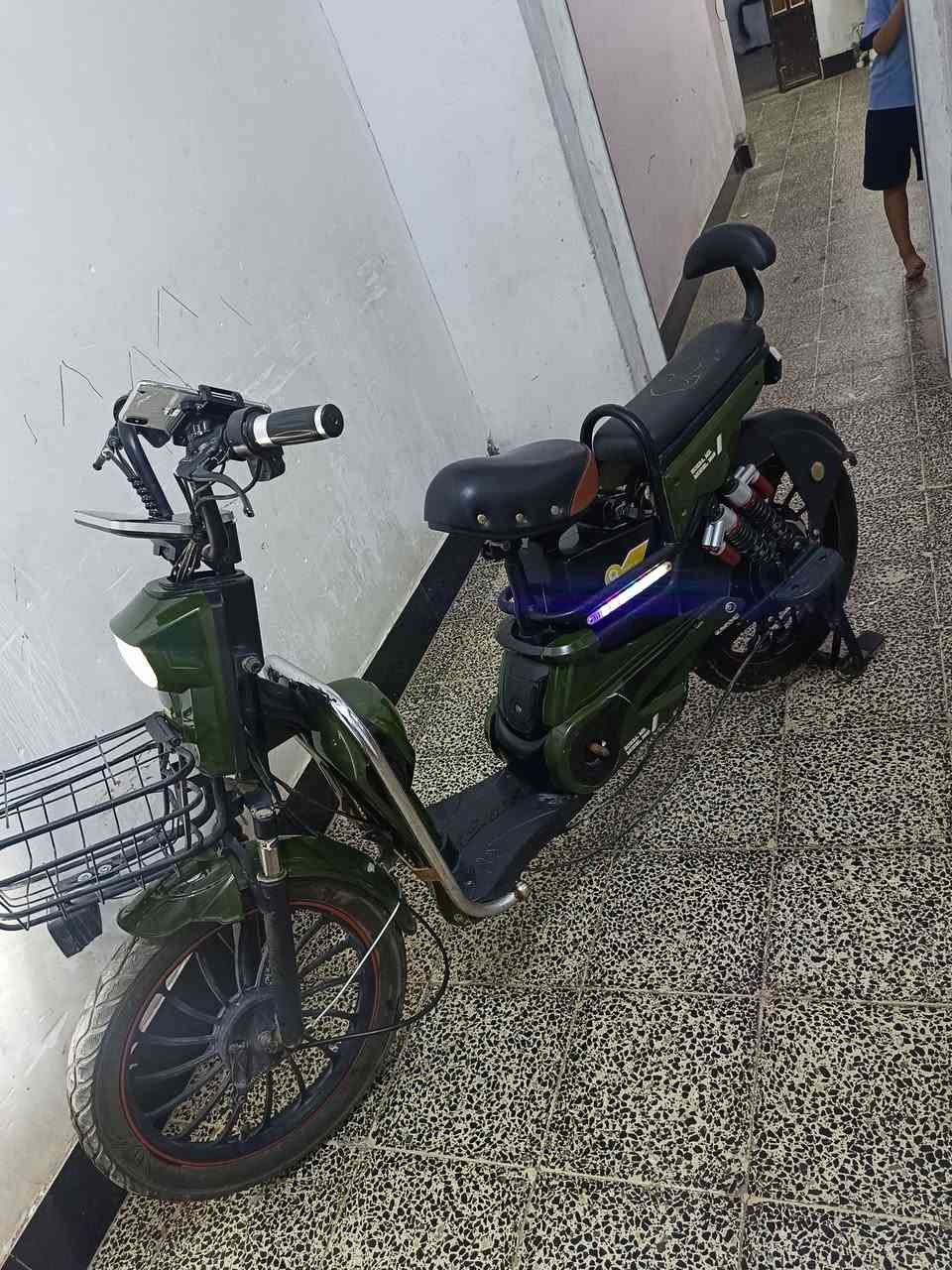 دراجه شحن 5بطاريات علفحص
دراجه نضيفه ام الكارت 
شركه كوري ام ار 
نضيفه كلش وبطاريات علفحص 
وين متريد اطلع بيها بطاريات فول
‏‪***********‬‏
مكاني فلوجه
