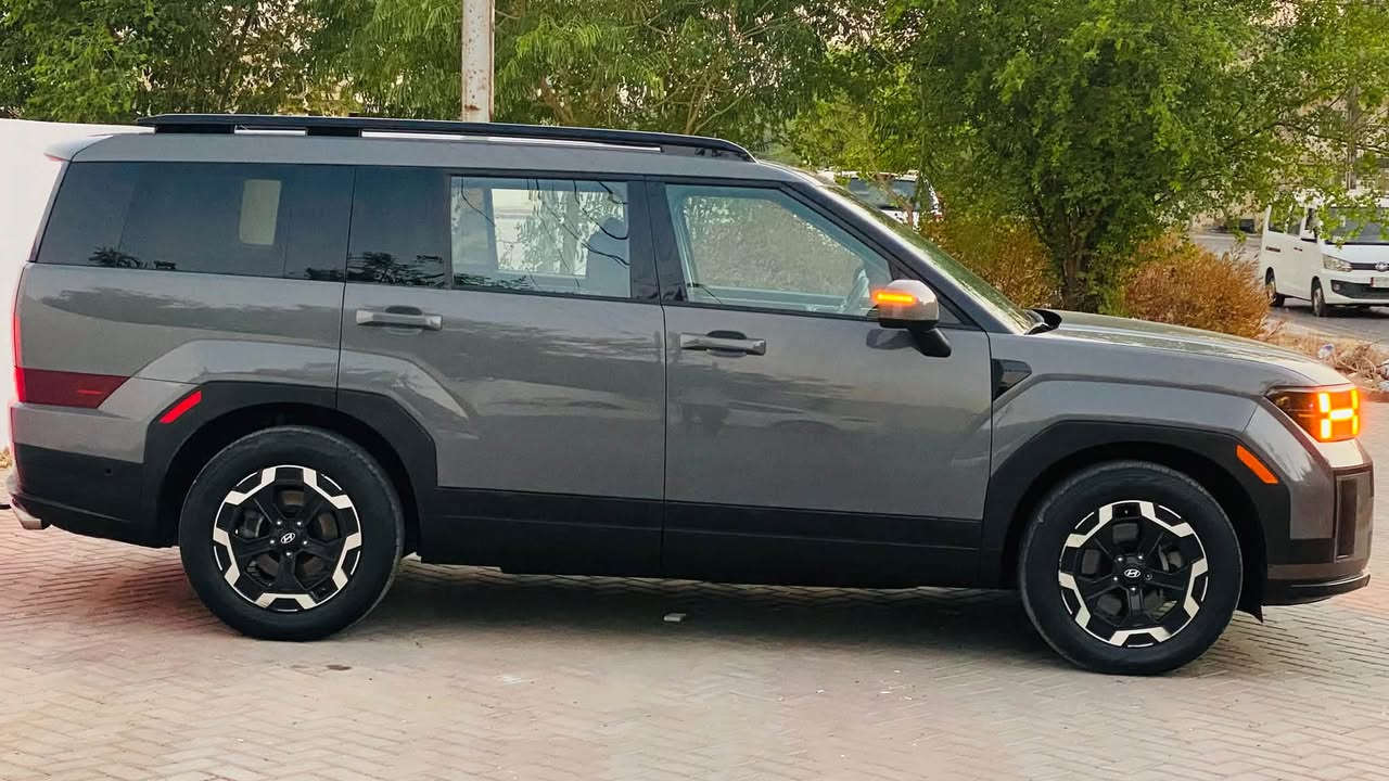 السلام عليكم ( للبيع فقط ***********)
هونداي سنتافي موديل 2024 الشكل الجديد 
7 راكب محرك 2500 توربو لون مميز سمنتي 
دخول جديد وارد امريكي قبل كم يوم رقمتها اربيل
حادثها موضح بالصور (طخه بسيطه بالمسطره الخلفيه مال الجنطه  ومصلحها على كدها + طخه بمقدمة البنيد بالحافه 
ليبل واحد كل اجزاء السياره بدون تبديل
حتى الجنطه ممفتوحه براغيها 
مكفوله من البارد والصبغ والتبديل 
عدا اللي ذكرته وشرط السونار وين ميعجبك
بيها ايرباك ستيرن وراجع بلادي شركه
السياره فوول مواصفات بدون بانوراما
♦️بصمة تشغيل + بصمة ابواب + صندوق كهرباء 
♦️شاشه ايباد متصله + دشبول الكتروني متغير الالوان
♦️كشنات جلد بالكامل وتحكم كهرباء
♦️تبريد مركزي 3 قطع 
♦️فور ويل AWD دكمه + سونار خلفي
♦️داتو شو + ويل 19بلادي
♦️شحن لاسلكي + تدفئة مقاعد 
♦️4 انظمة قياده + قياده اليه 
♦️اضويه ليد + ليد نهاري 
♦️الدشبول كله لمس + قاصه سريه
♦️كامره خلفيه + رادار 360 درجه
♦️حساسات اماميه وخلفيه 
♦️شفتات سرعه + تحديد مسار 
♦️اشاير بالمري + نقاط عمياء 
♦️ماشيه 42 فقط مشي امريكا 
♦️لغد وشاصي ودواخل كله على وضع الشركه 
♦️كير ومكينه وصدر وتبريد بوضع الوكاله
♦️السعر 217 ورقه
♦️سنويتها الى سنة 2031 وتحويل او وكاله باللي يعجبك
♦️مكاني بغداد /المنصور /اوخلف الهايبر ماركت مال البياع
***********
للامانه السياره بالنايلون جديده بمعنى الكلام
