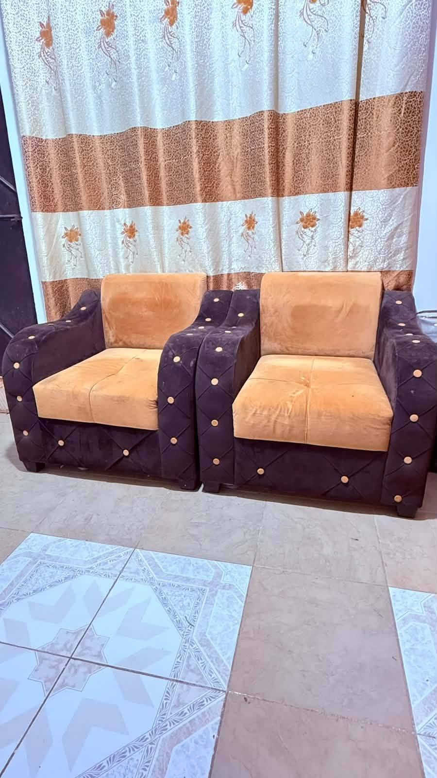 اغراض بيت للبيع المكان الدور

