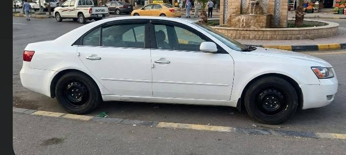 سوناتا ٢٠٠٧ وارد حادثها جملغ وبنيد الباقي ليبلغ واحد  ، صبغ احزام اثر تكشير فقط بدون اي ضربة غير امريكا ، السيارة فول مواصفات سنوية ل ٣١ مكينه كير حدادية أمامية جديد بسمي شرط التحويل مكينه ٦ دواخل نضيفه كهربائيات شغالة ، السعر ٧٥ مراوس بتكسي هم يرهم غير متواجد على نت اي استفسار اتصل 
***********
