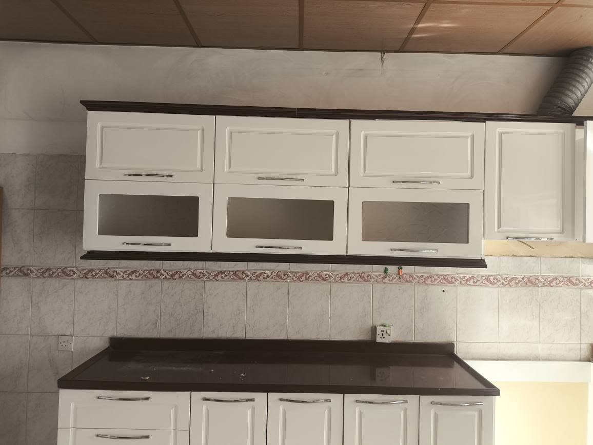 که وانته ری سیت بالان پریس بو فروشتن به شی سه ره وه 3مه ترو 85سانتیم به شی خواره وه 3و 30سانتیم سنگه که مه ترو 90بای 250هه زارو که میک معامله سلیمانی ڕاپه رین *********** السليمانية, العراق
