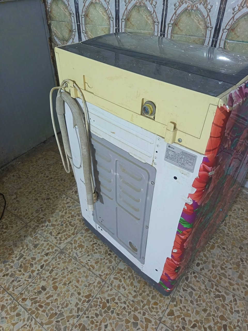 للبيع غساله لمس مكان حي الحر سعر ٦٥    ***********
