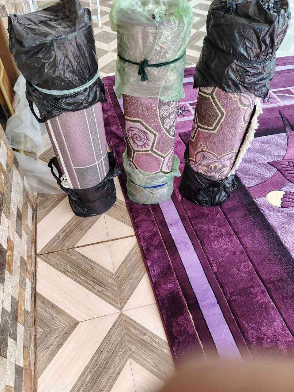 زوليه كاشان تركي الطول 7 متر والعرض 4 متر + اورطات معها عدد 6 نضافه 95 ٪ مستخدمه سنه واحده فقط السعر 500 وبيه مجال للشراي /// مكاني بابل الحمزه الغربي للاستفسار اتصل ع الرقم  ***********
