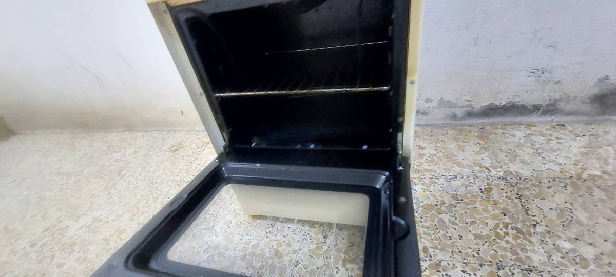 السلام عليكم طباخ للبيع شغال ابو اربع عيون 
فرن مالته فوك وجوه شغال على فحص 
سعره 60 الف وبي مجال 
***********
مكاني نجف شارع المطار مقابيل باب الخروج
