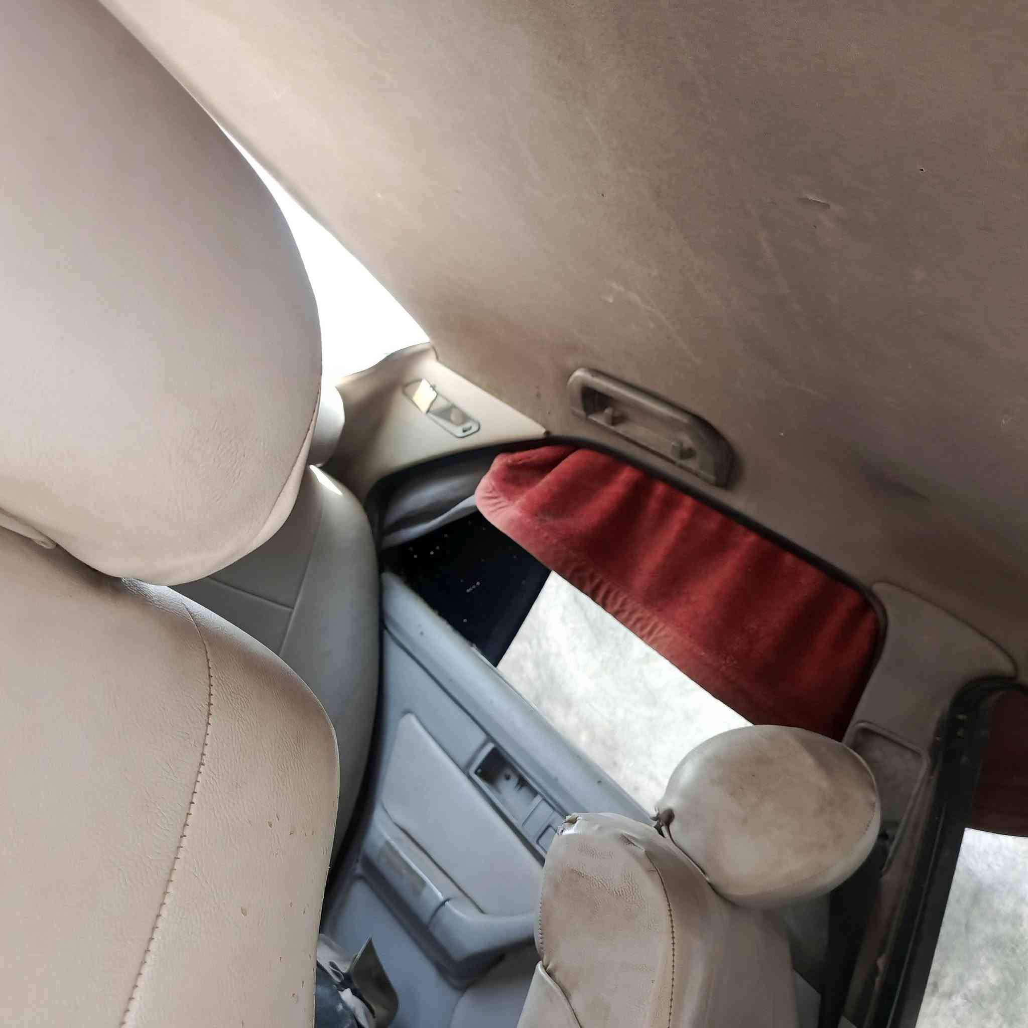 السلام عليكم بي ام 520i موديل 94 مكينه 6 بلاد كير عادي سنويه لل 29 ابيعها على وضعها يرادلها عمبار مال كلج وترتيب السياره متروكه تبريدها شغال سياره شغاله بس متروكه عليها غرامه 200 ينزلن من السعر 24 وبيها مجال  مكانها ميسان العماره  البتيره// ***********
