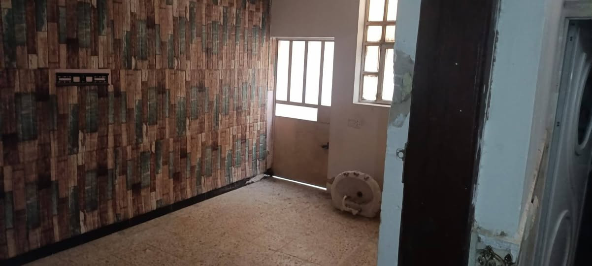 بيت للايجار
المساحة البيت: 125

غرفتين نوم وصالة و مطبخ واستقبال 

العنوان : الزعفرانية شارع الكهرباء قرب أسواق السلام 

رقم الهاتف: ***********
