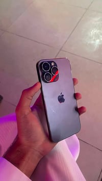 للبيع 14 pro max   شرق اوسط   ذاكرة 512  يستقبل شريحتين   نسبة البطاري...
