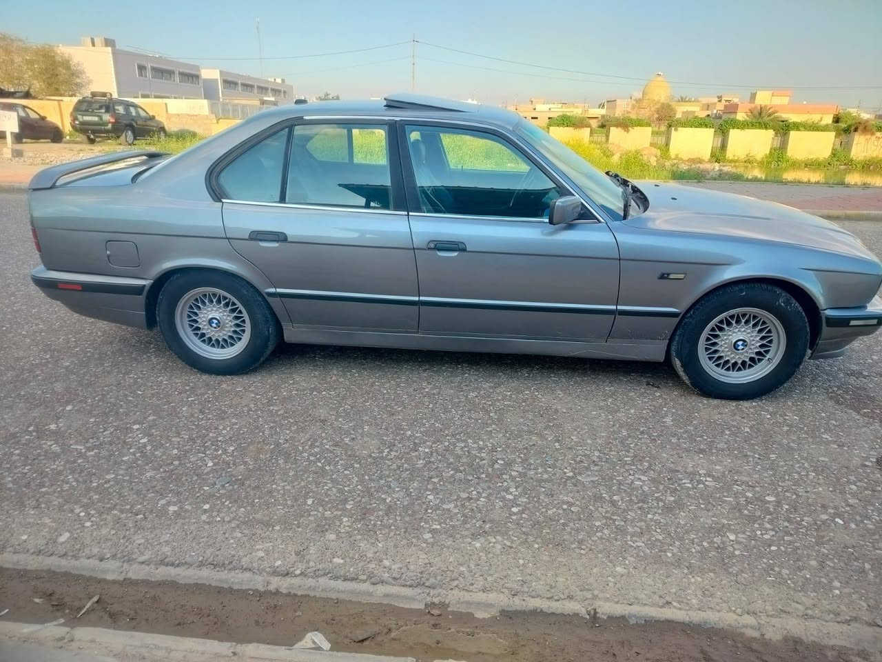 سلام عليكم 🤚
*********** 📞 
سعر ( 60 ) وبي مجال 💵💸 
بي ام( 528 ) موديل (1991) محدث 95 بجم عريض 😉🚘رقم ( اربيل  انكليزي)
محرك بومة ⚡️
كير عادي ⚡️🕹️⭐️
كير و محرك جديد شرط ♦️💯
بجم عريض 
دفتر بنزين⛽
جام كهربائي شغال 
تبريد تدفئة شغال  ❄️🛑
طخم ويالة جديد M
طخم تاير جديد 🆕 💯
صدر امامي خلفي جديد 💯
سنوية هزة  بسمي ♦️
شرط تحويل وكالة ✔️
صبغ عام لجمالية  🔶💯 
مكانها كركوك كركوك, العراق
