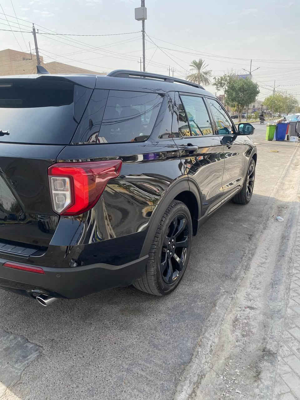 السلام عليكم
فورد اكسبلورر 2024 st line 
محرك 2300cc توربو 
السياره حيل نضيفه كامله من كلشي 
ماشيه ٤٥ الف 
بيها عازل حراري 
حادثها موضح بالصور 
مبدل بوب ثنين نفس اللون وكاله 
وفقط ربع الجاملغ بي صبغ 
سعرها 288$
للتواصل ***********
موجود واتساب وماسنجر 
مكانها بغداد اليرموك
