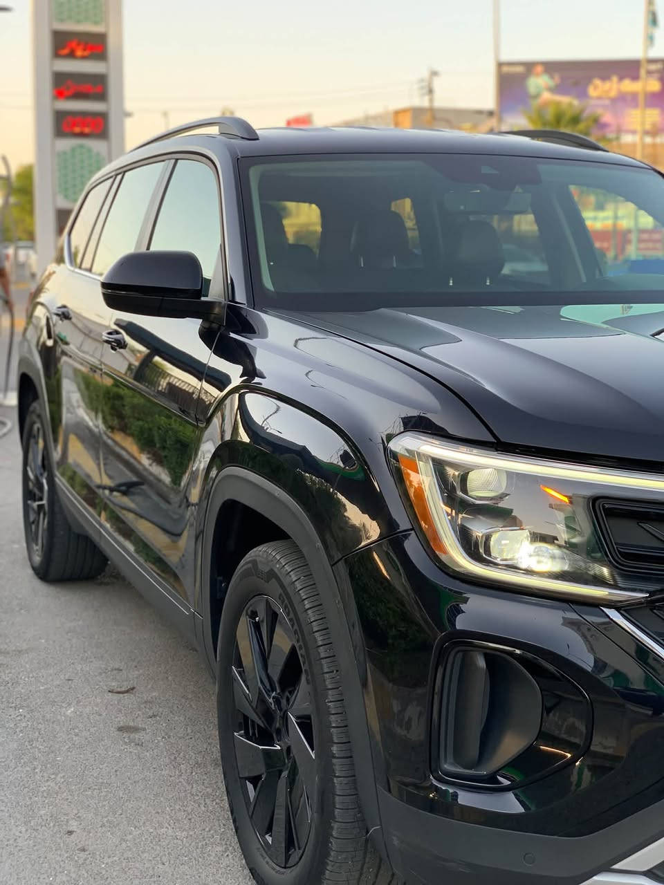 Volkswagen Atlas 24 SE 🇩🇪
فولكس واكن اطلس ٢٠٢٤ se للبيع  

ماشي  السيارة 38 الف كم حقيقي 
محرك 2.0 توربو + كير شرط
270حصان/370 نيوتن متر
مواصفات السيارة كالتالي
تحديد مسار📍
تثبيت سرعة  💯
ابل كار بلي + اندرويد اوتو 📱 

7 راكب 👥
شحن لاسلكي
عدادات ديجتال
تدفئة كشنات + الستيرن
6 وضعيات قيادة 
انارات iq led
حساسات 360 درجة 
نظام قيادة ذكي
ناقل حركة أوتوماتيكي 8 سرعات 4motion
تشغيل عن بعد
دخول ذكي
تشغيل ذكي
انارات ترحيب
نقاط عمياء
كشنات جلد
شاشة معلومات
تحكم الشاشة عن بعد 
تحكم صوتي 
قطع تبريد 3
فتح صندوق ذكي
صندوق اوتوماتيكي
اوتو هولد
اوتو ستارت/ستوب
هاند بريك كهربائي
كشنات كهرباء

سيارة بيها رأس البونيت صبغ و شبر تعديل بارد فقط 
بدون دواخل بدون ايرباك  💫

سعر  285 وبيها مجال  💵 

شرط التحويل

للتواصل على الرقم
***********
***********
متوفر واتساب او اتصال

مكان السيارة:كركوك  📍
